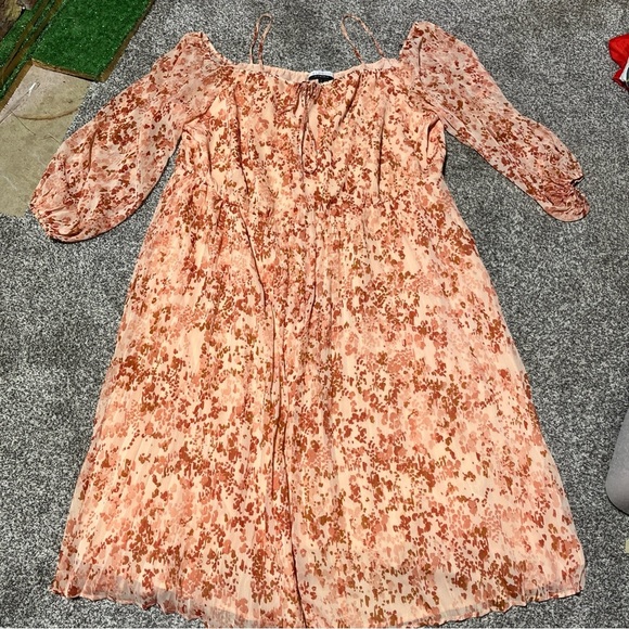 ELOQUII Size 26 Pleated Off The Shoulder Midi Dress Crinkle Chiffon Pink - Picture 5 of 12